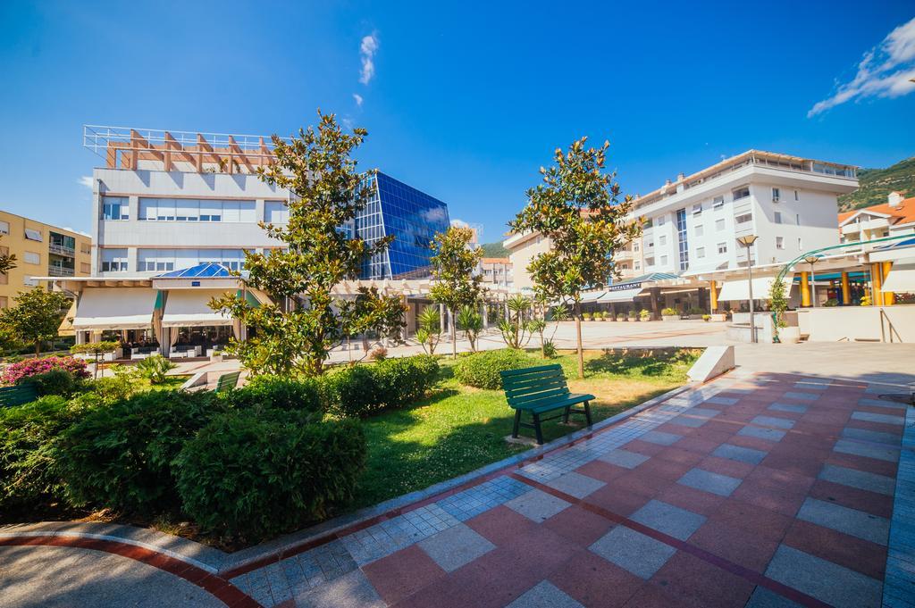 Apartment Dv Magnolia Tivat Bilik gambar