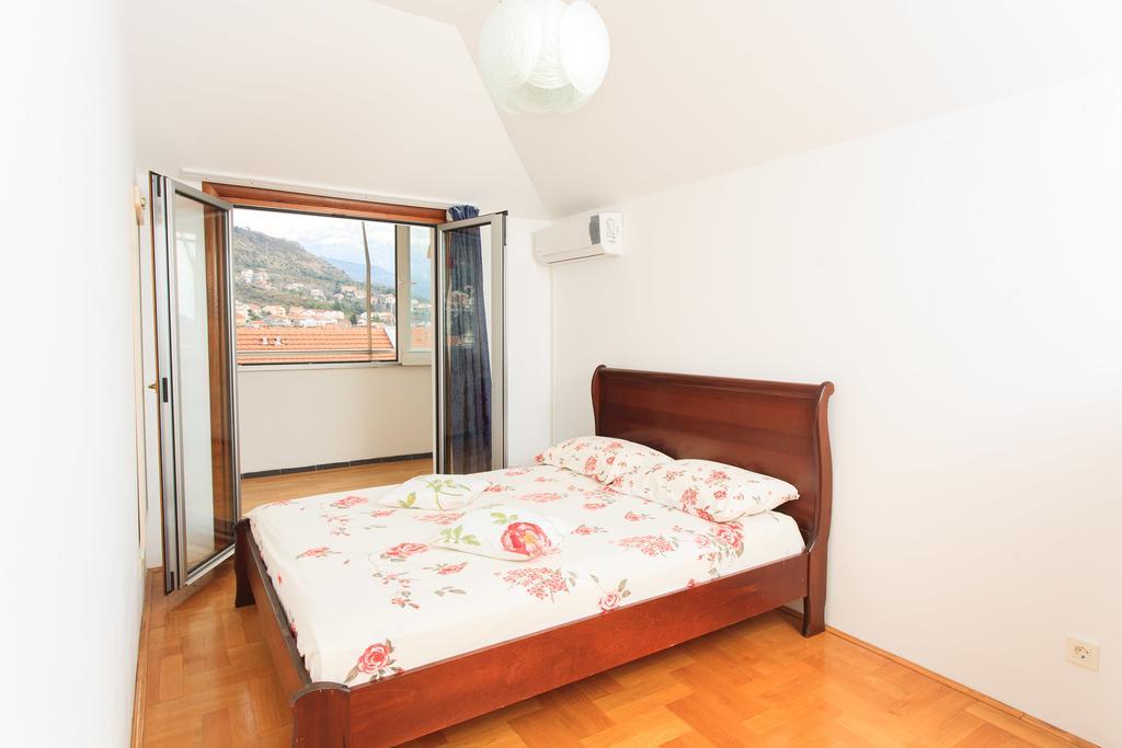 Apartment Dv Magnolia Tivat Luaran gambar